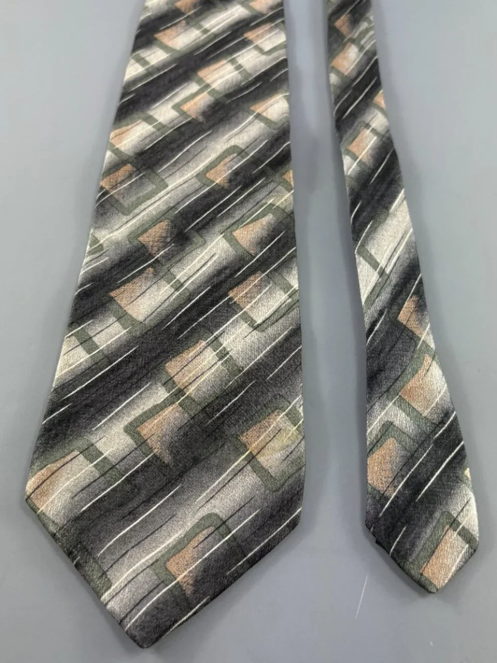 IV Front Grey / Green Geometric Men's Extra Long Tie 4